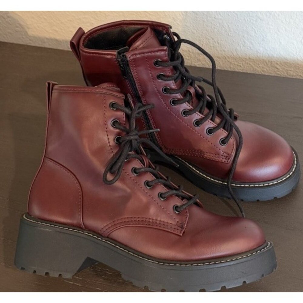 Madden girl Carra Platform Combat Boots Women’s Size 6 Burgundy Lace-up Side Zip - Picture 3 of 11